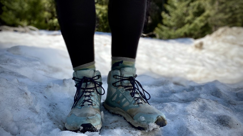 Best Hiking Boots for Wide Feet: Maximum Comfort for Every Trail Altra Lone Peak ALL-WTHR Mid 2