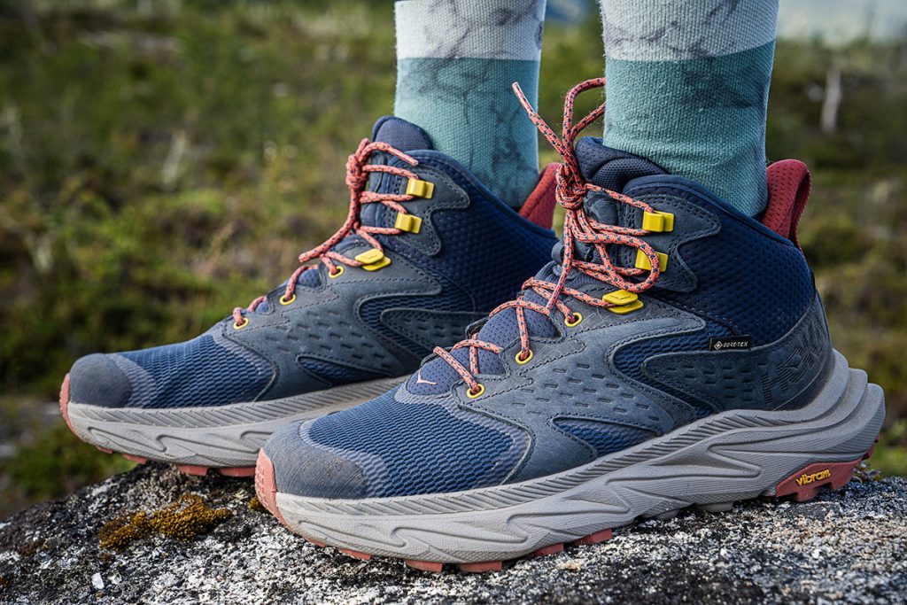 Best Hiking Boots for Wide Feet: Maximum Comfort for Every Trail Hoka Anacapa 2 Mid GTX Wide