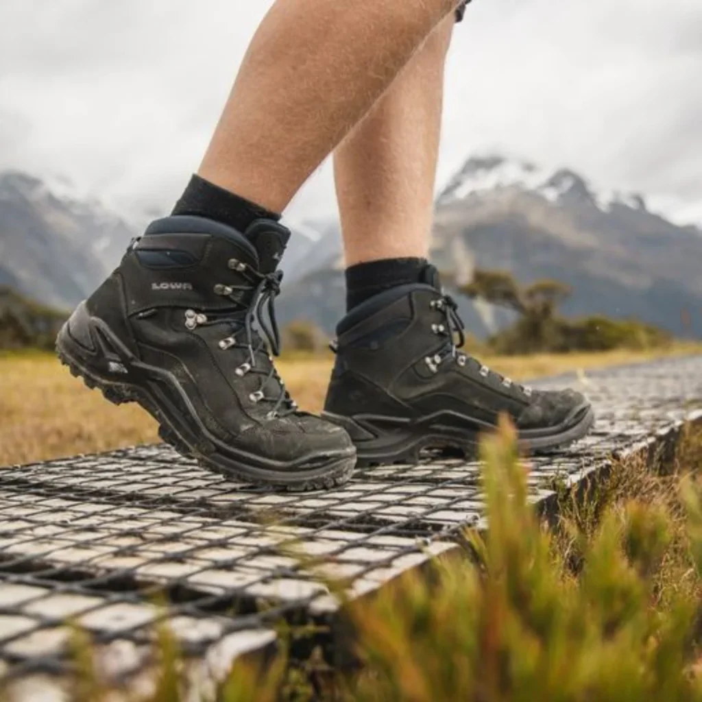 Best Hiking Boots for Wide Feet: Maximum Comfort for Every Trail Lowa Renegade GTX Mid Wide